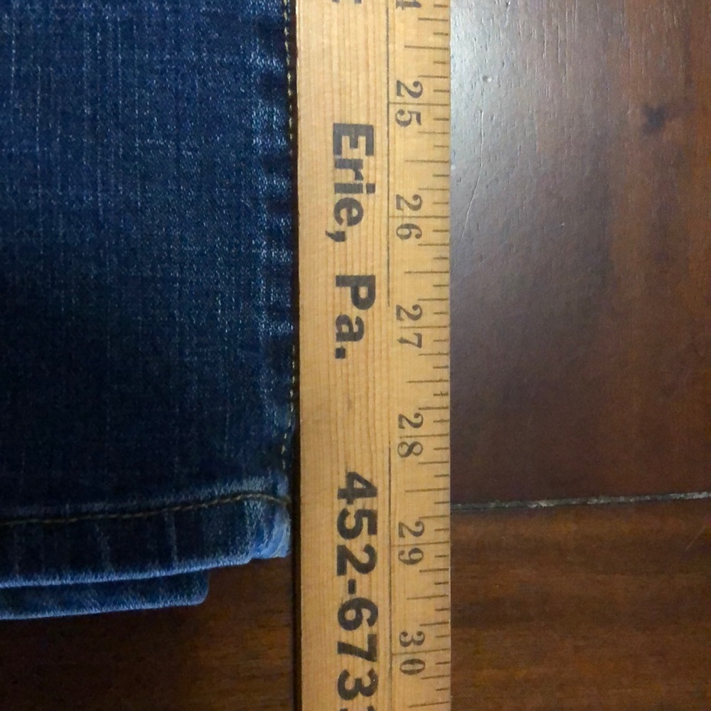 Women’s Levi’s jeans